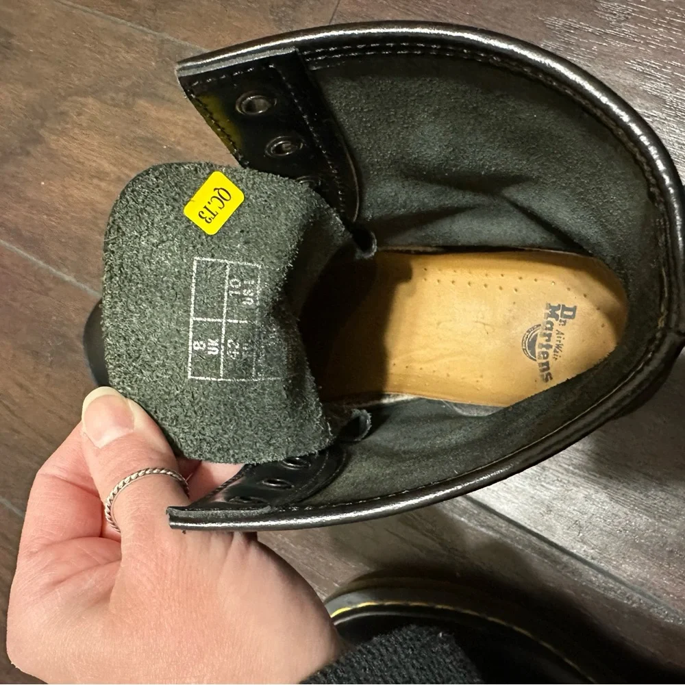 Dr. Martens 1460 Smooth Leather Lace-Up Boots Size 10 - Picture 5 of 13